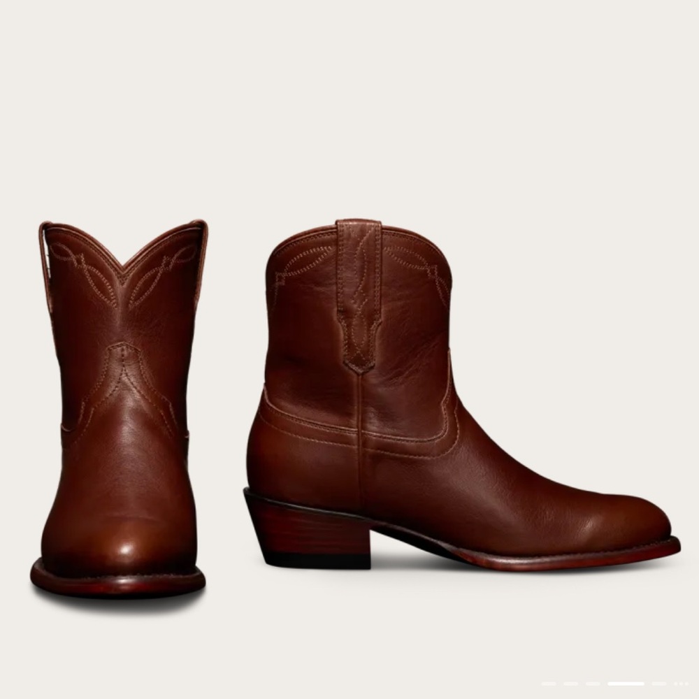 New in Box Penny Tecovas size 8